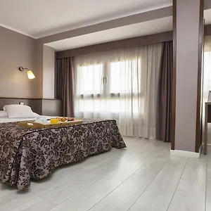 Centro Urbis 3*, Tarragona Espanha
